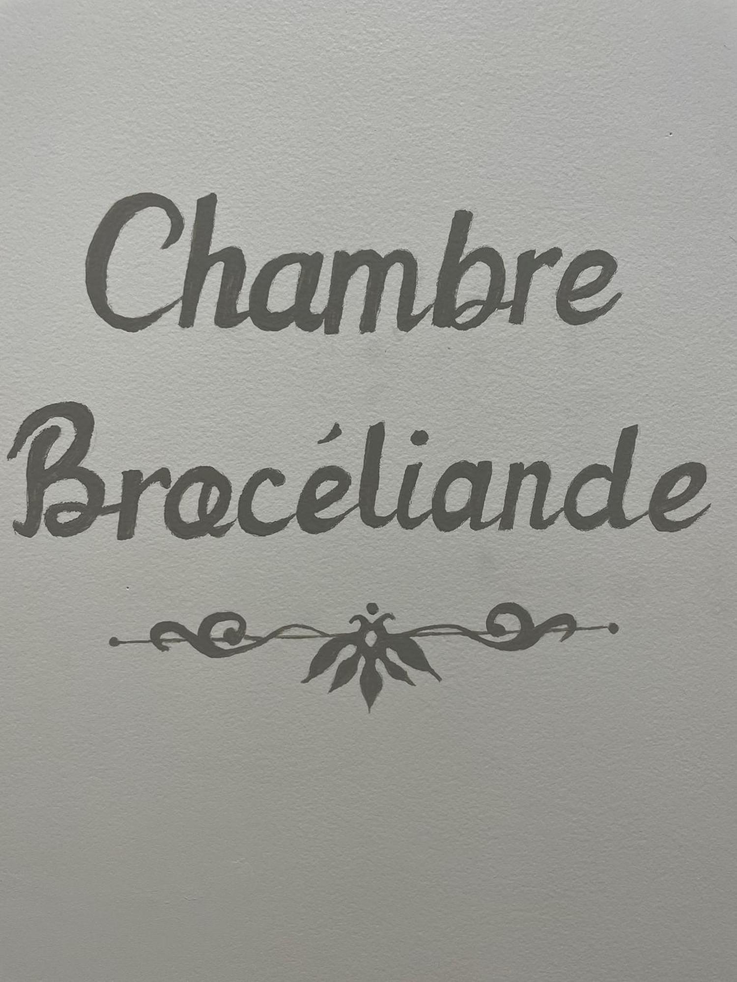 Le Pas Du Faon Bed & Breakfast Caudan Oda fotoğraf